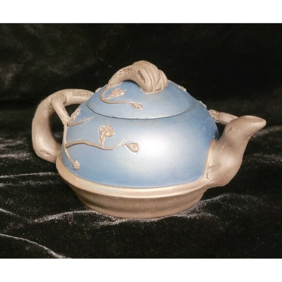 Vintage Yixing Zisha Clay Tea Pot - Picture 1 of 16